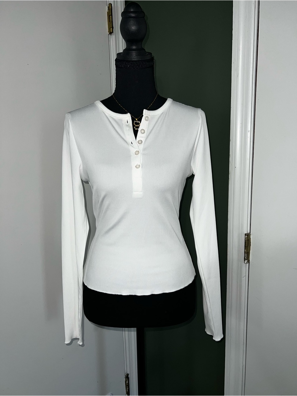 Women’s White Long-Sleeve Henley Top